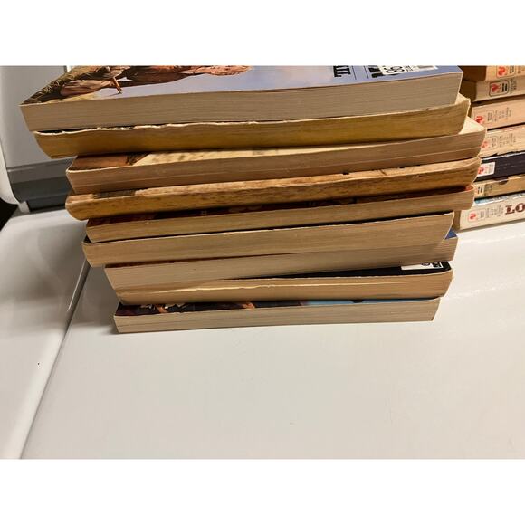 LOUIS L’AMOUR Lot of 18 Western Paperback Books, Vintage, Cowboy Novels - Picture 5 of 6